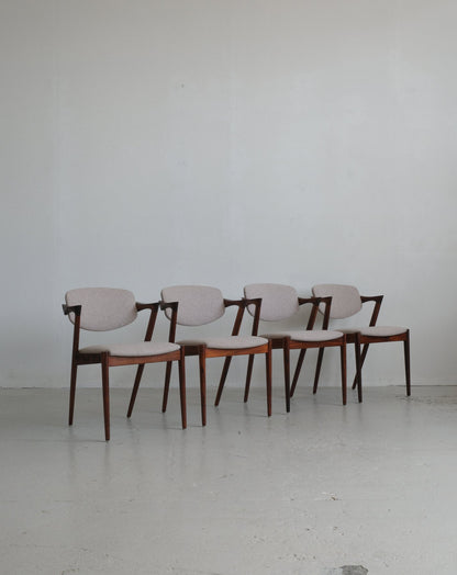 Zilli Japandi Eetkamerstoel – Minimalistisch & Tijdloos Design | Kinza Home