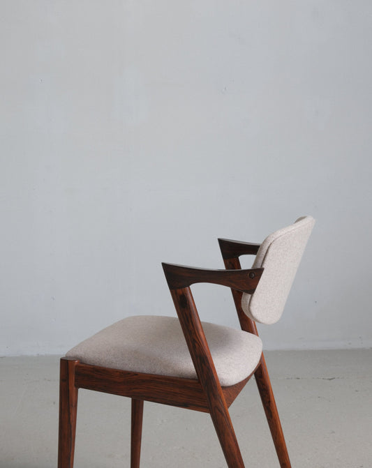 Zilli Japandi Eetkamerstoel – Minimalistisch & Tijdloos Design | Kinza Home